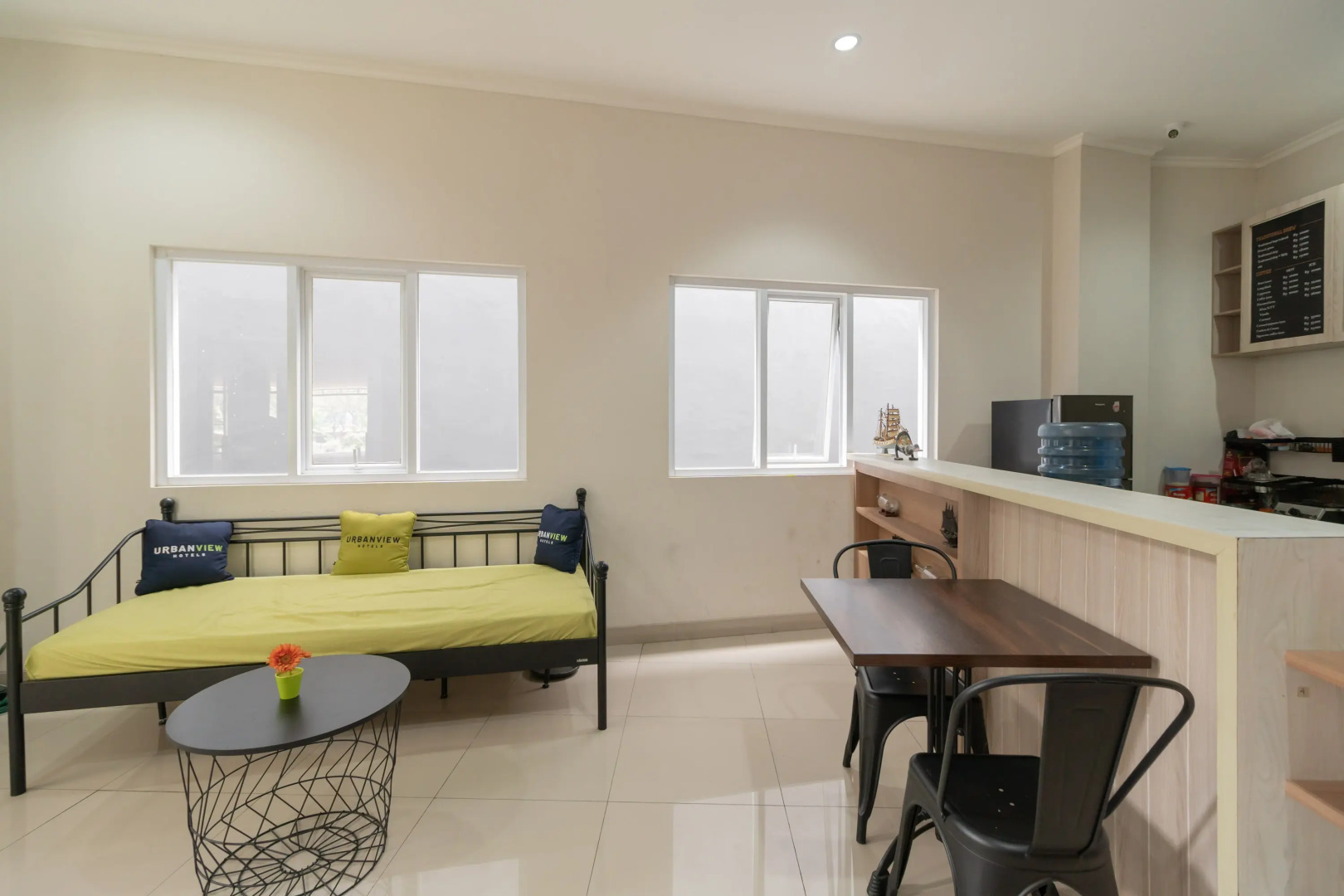 Urbanview Hotel Syariah DJ Gading Serpong