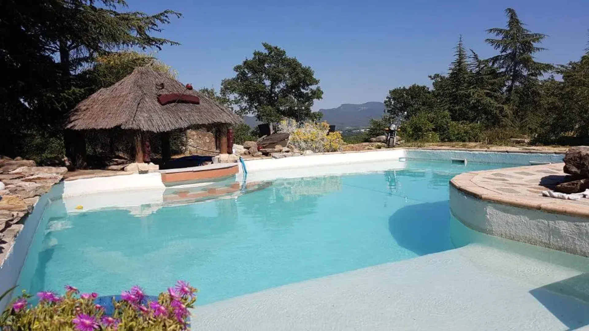 Suite Cardinale 40m2 chambre d' hôte du Mas Fabrègue