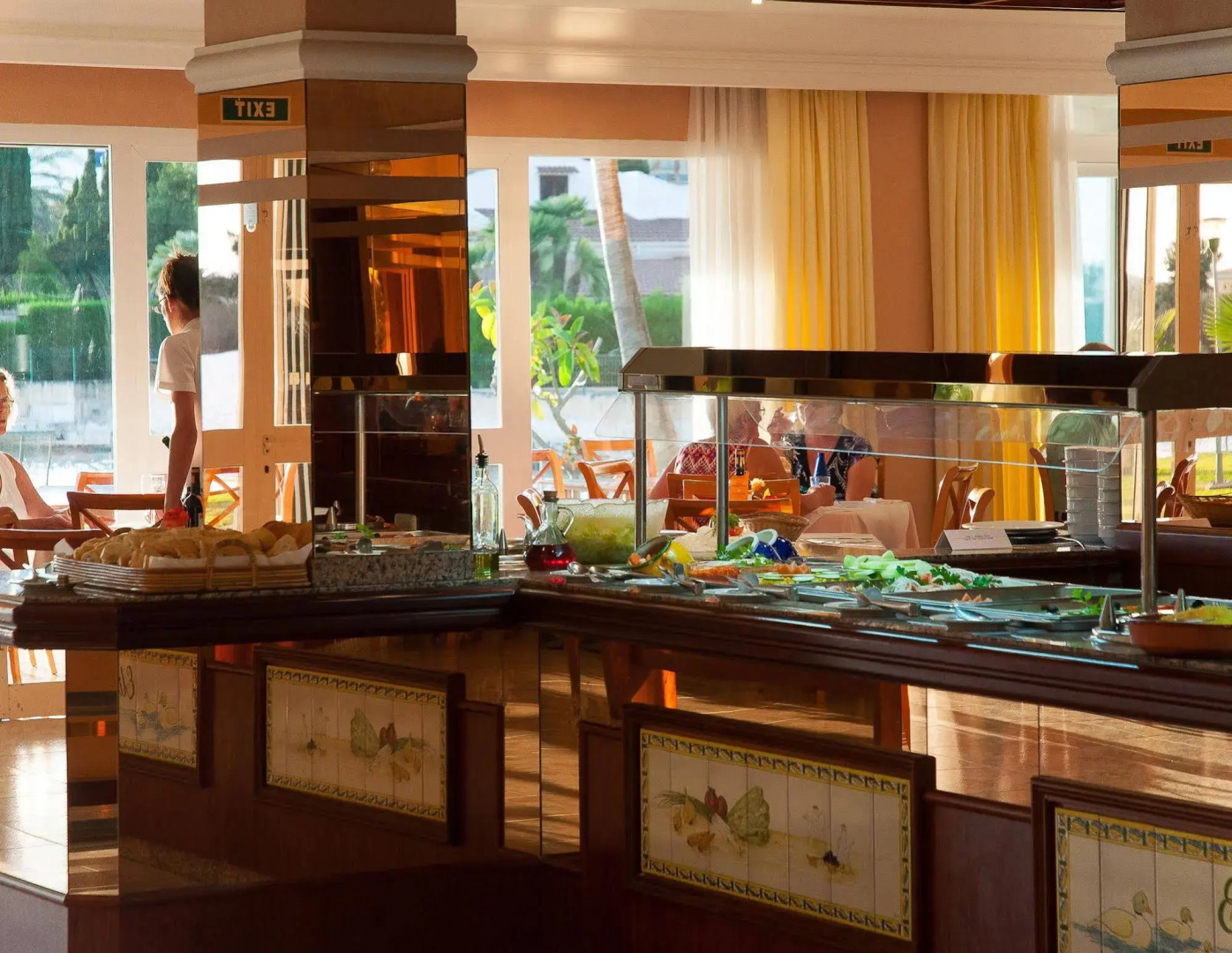 Universal Aparthotel Elisa