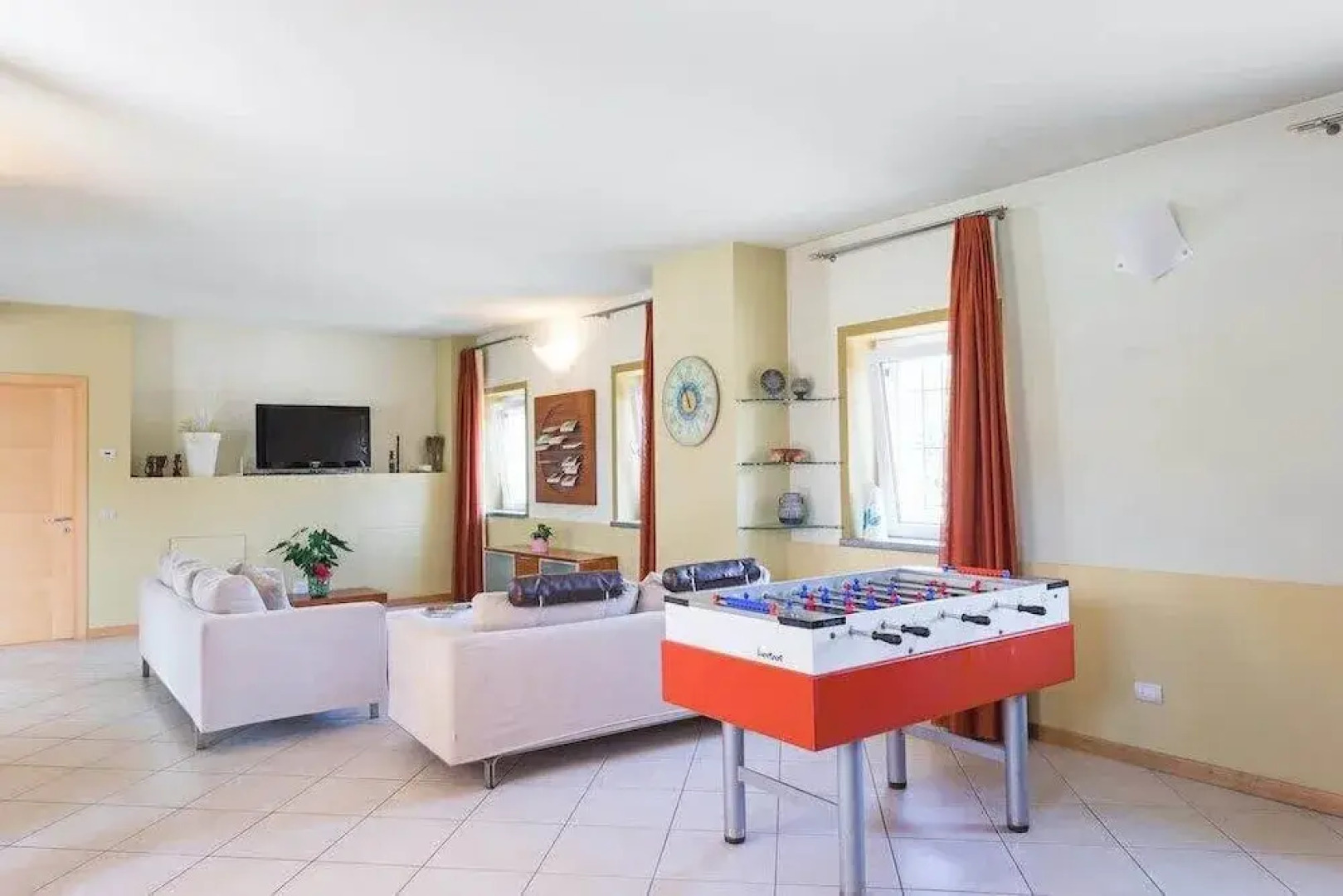 Villa Near Milan With Swimming Pool