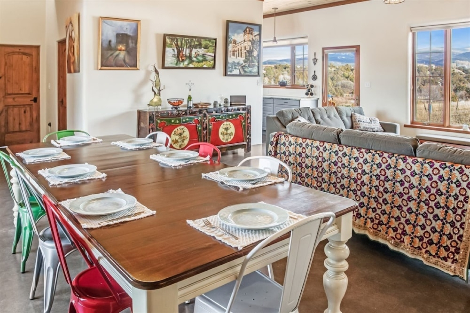 La Luna: Ideal Nature Retreat To Stay Safe From Pandemic - Self Check-In - at the End of a Dirt Road on 8 Acres. Magnificent Mountain Views. Ideal for Social Distancing And Isolation! Long Stays Welcome, Super-Host S