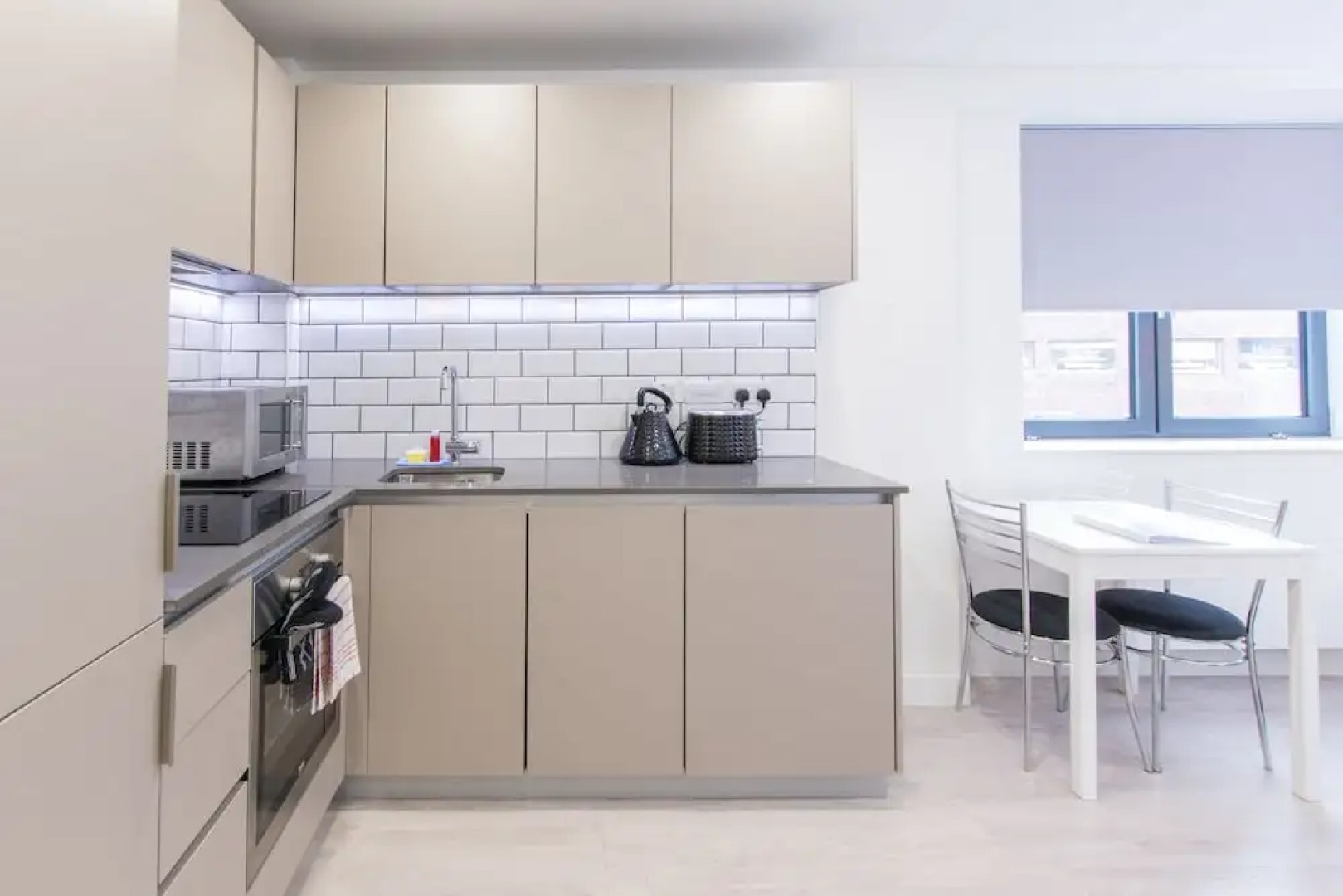 City Stay Apartments - Platform