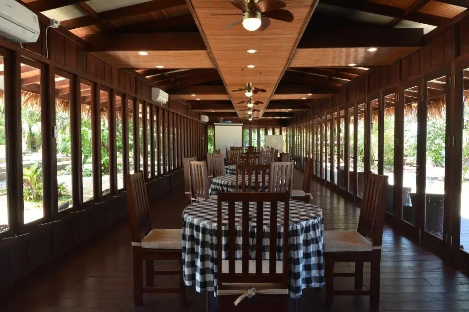 Kasuari Valley Beach Resort