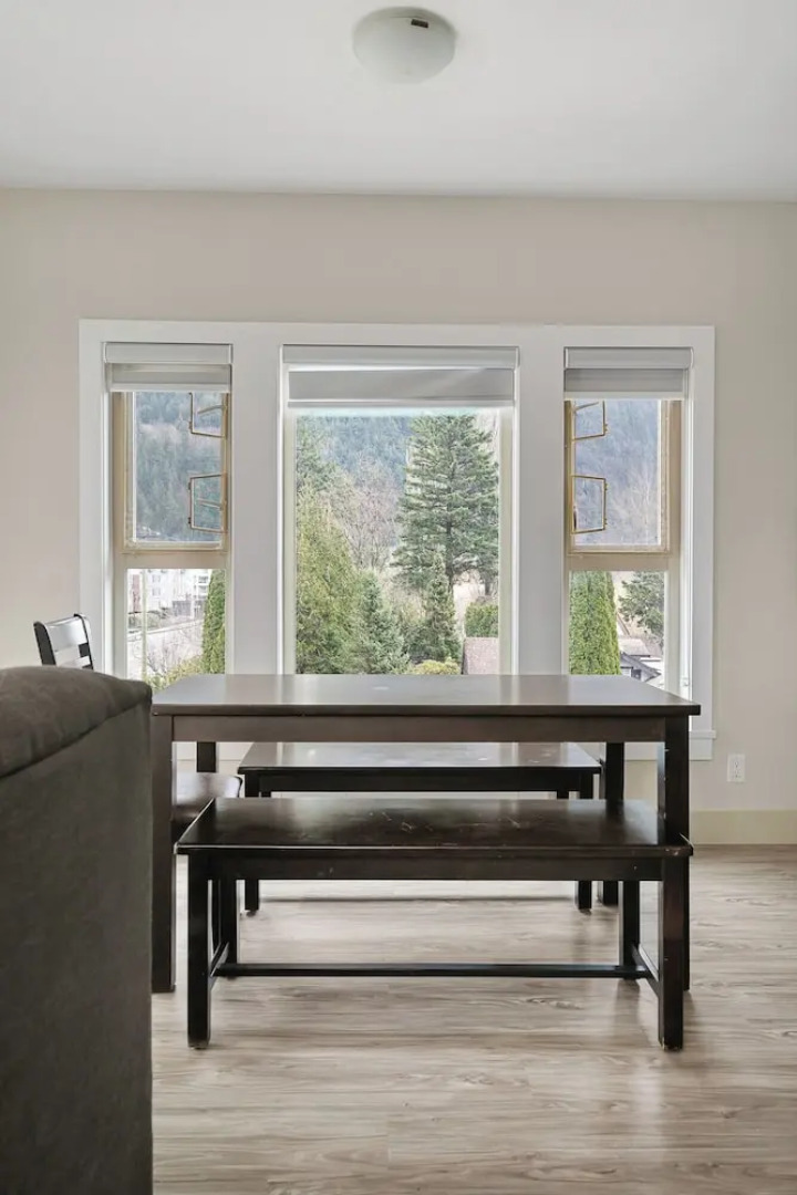 Rooftop Paradise Luxe 2BR  Lake Views