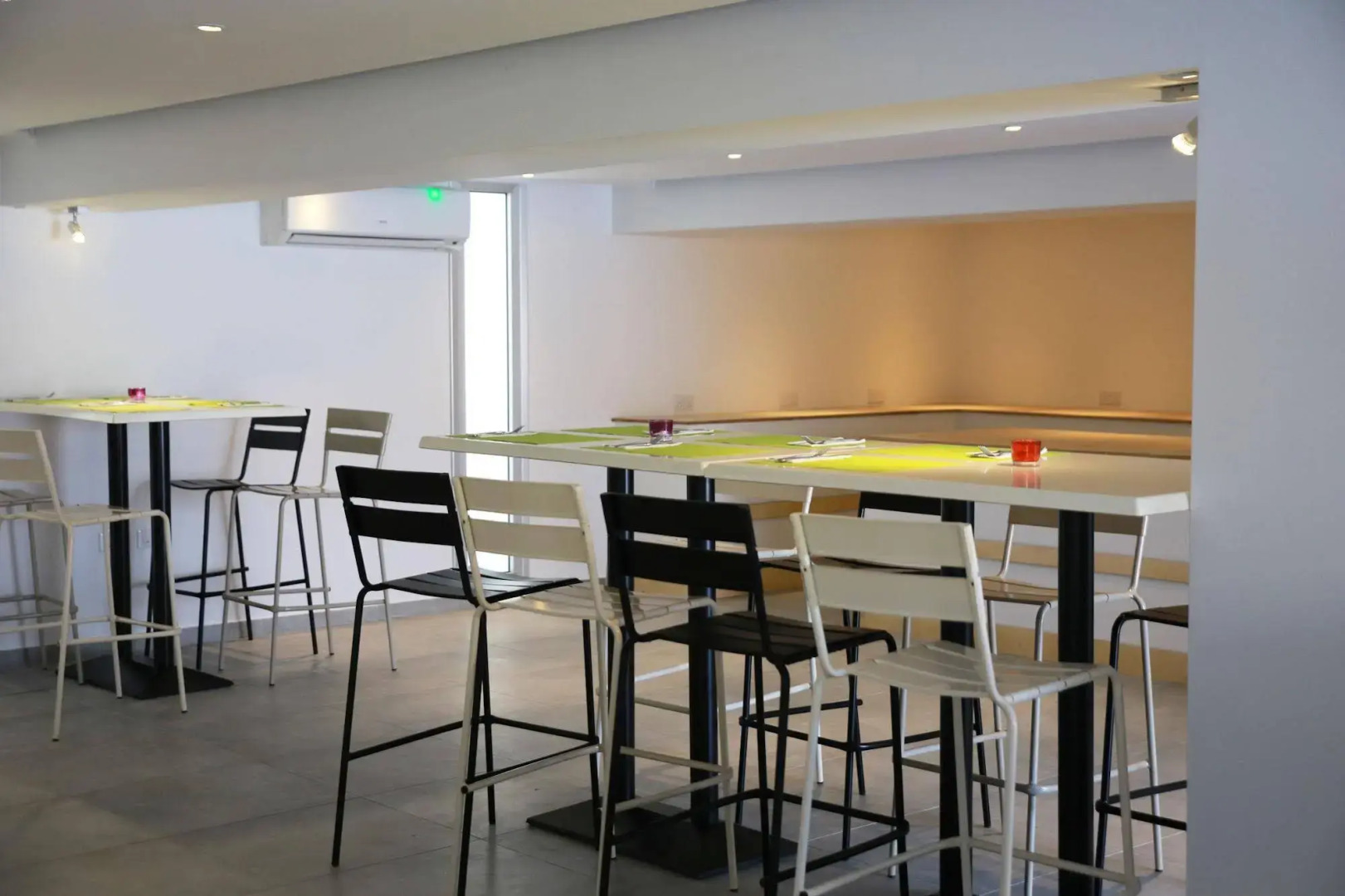 Sea Cleo Napa Hotel & Annex