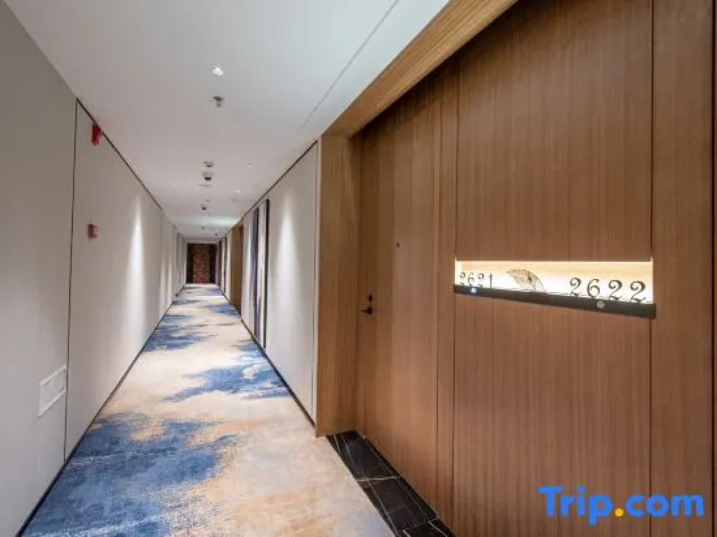 Qunhao Hotel (Guigang Sports Center Store)