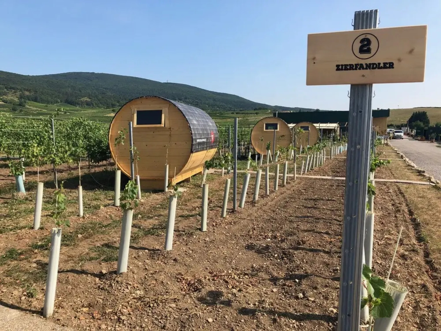 Schlaffass- Schlafen im Weinfass - Campsite