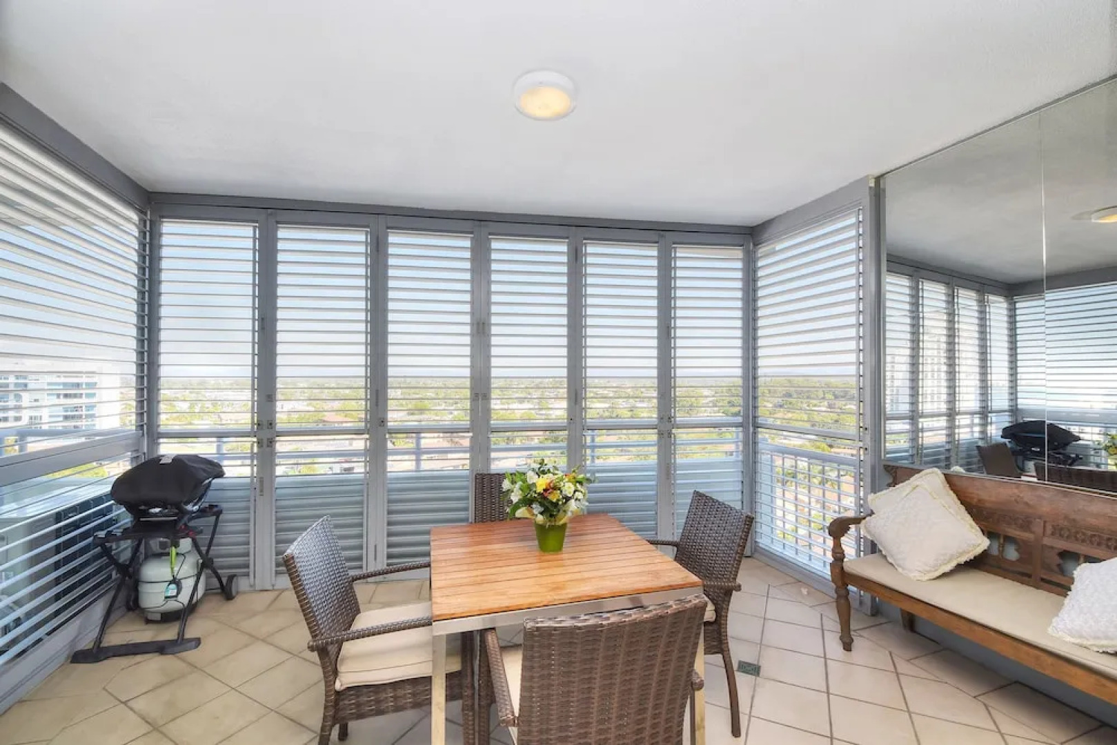 Beachfront Resort 2 Bedroom High Floor