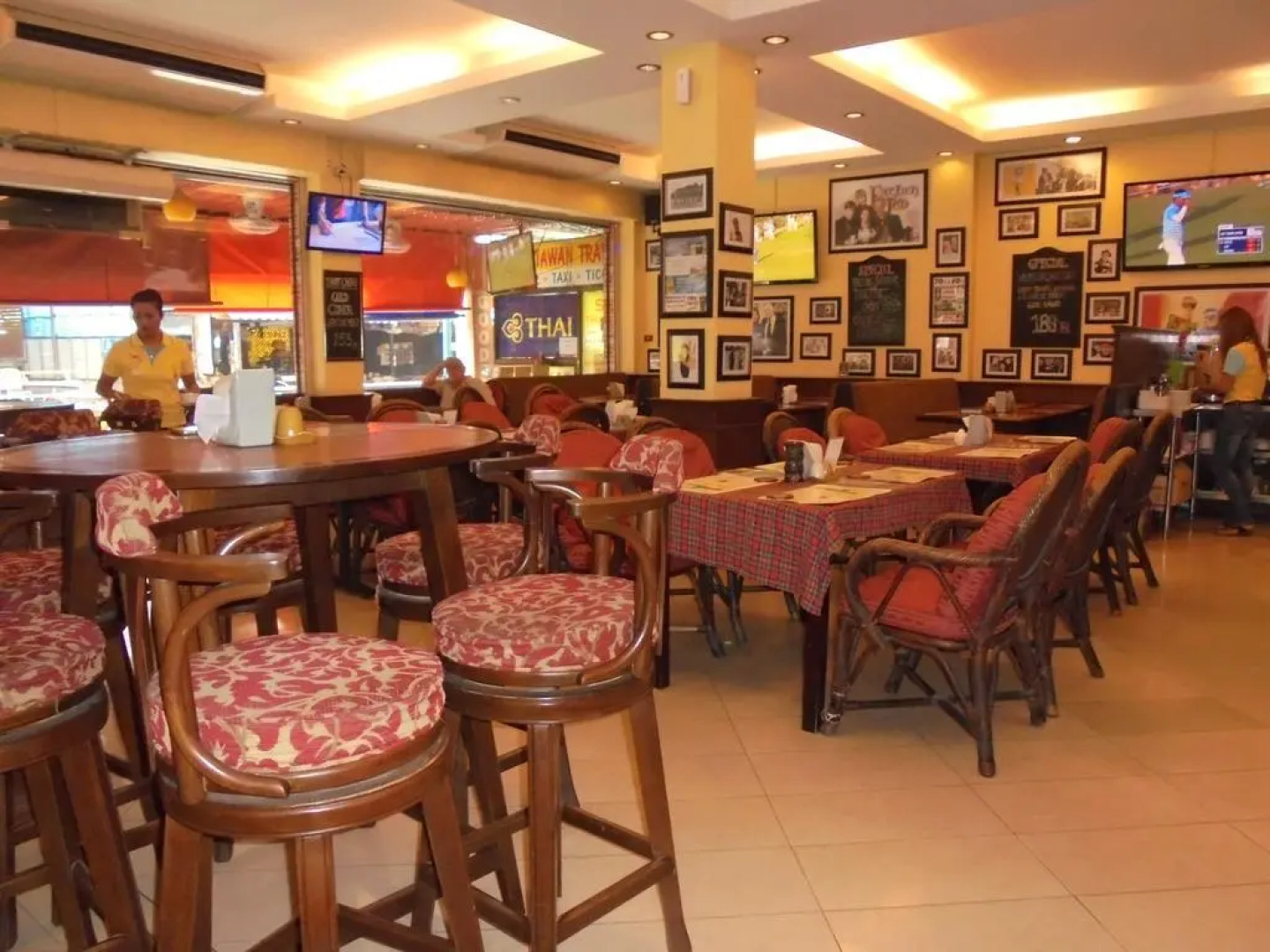 Robin’s Nest Guesthouse & Restaurant