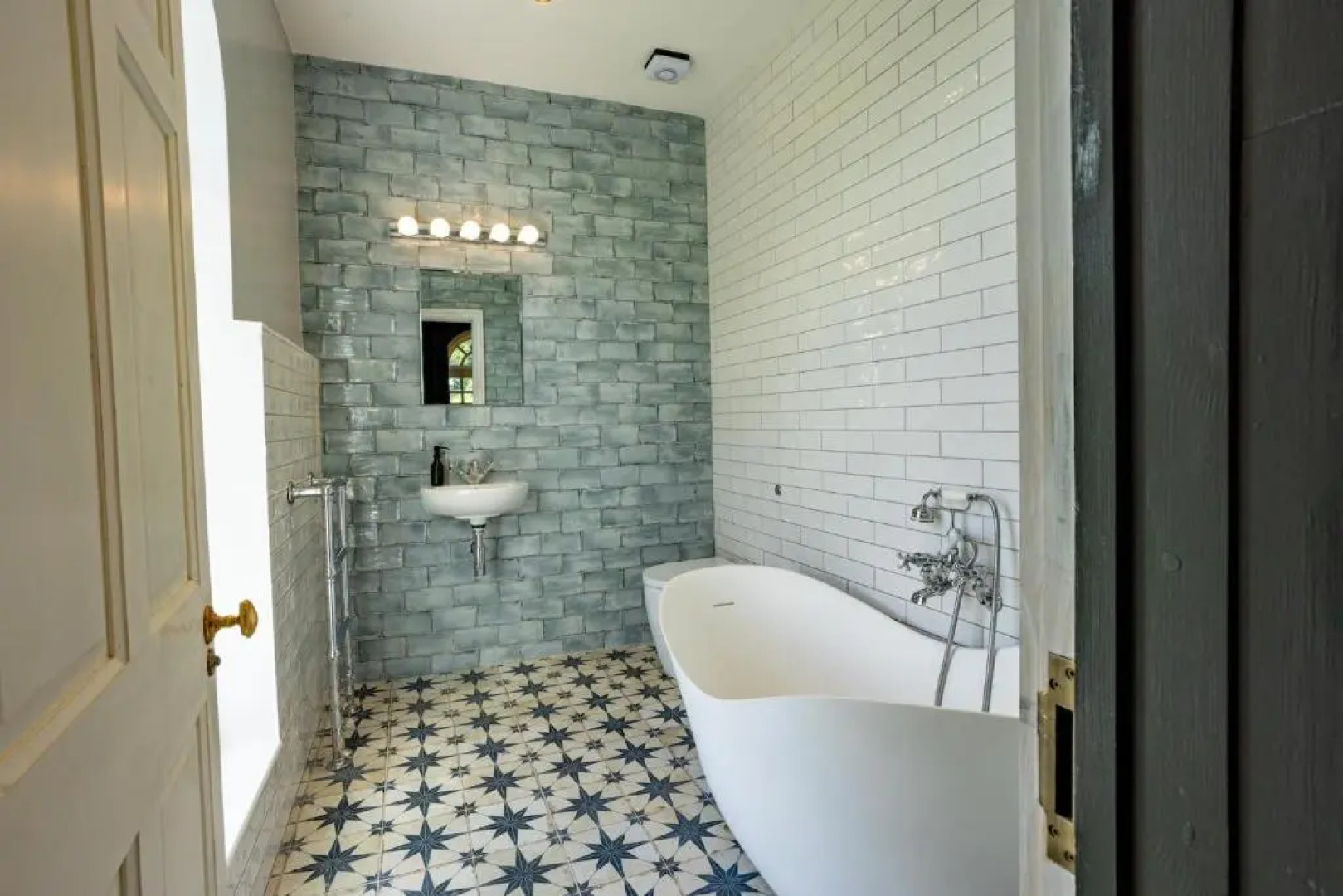 Eastwood Observatory: 12 bedrooms, swimming pool and tennis court