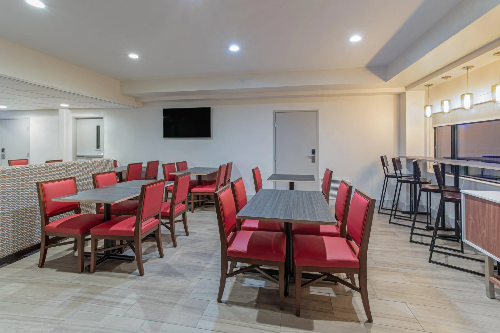 Holiday Inn Express and Suites Phoenix Tempe - University