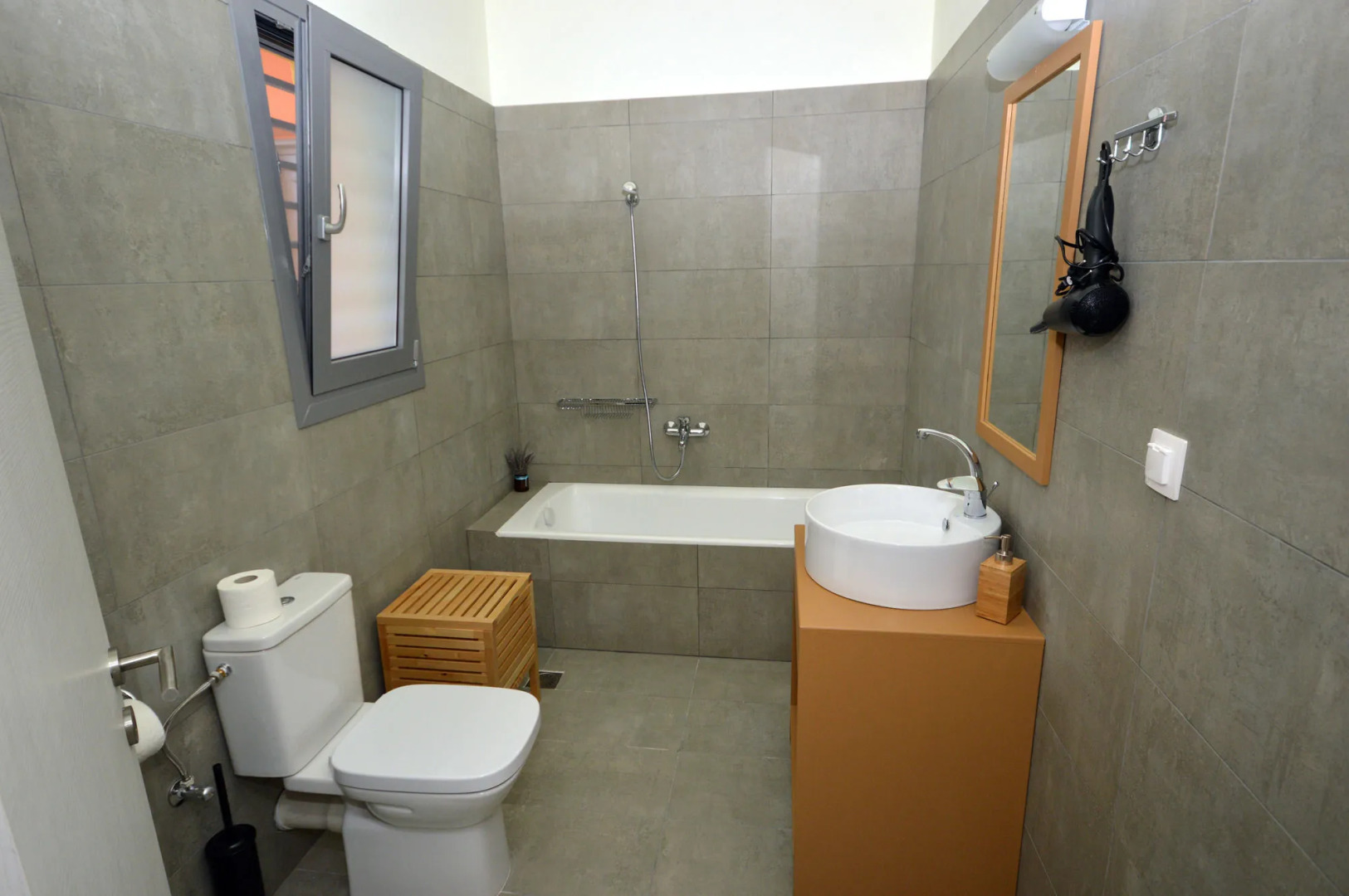 Aegina Bed & Culture