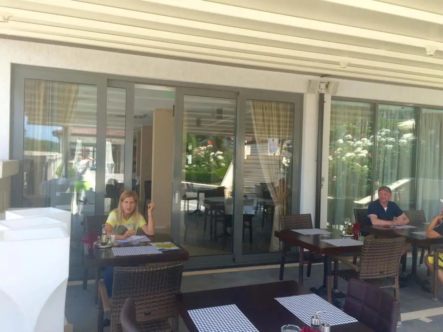 Rose Gardens Apart Hotel