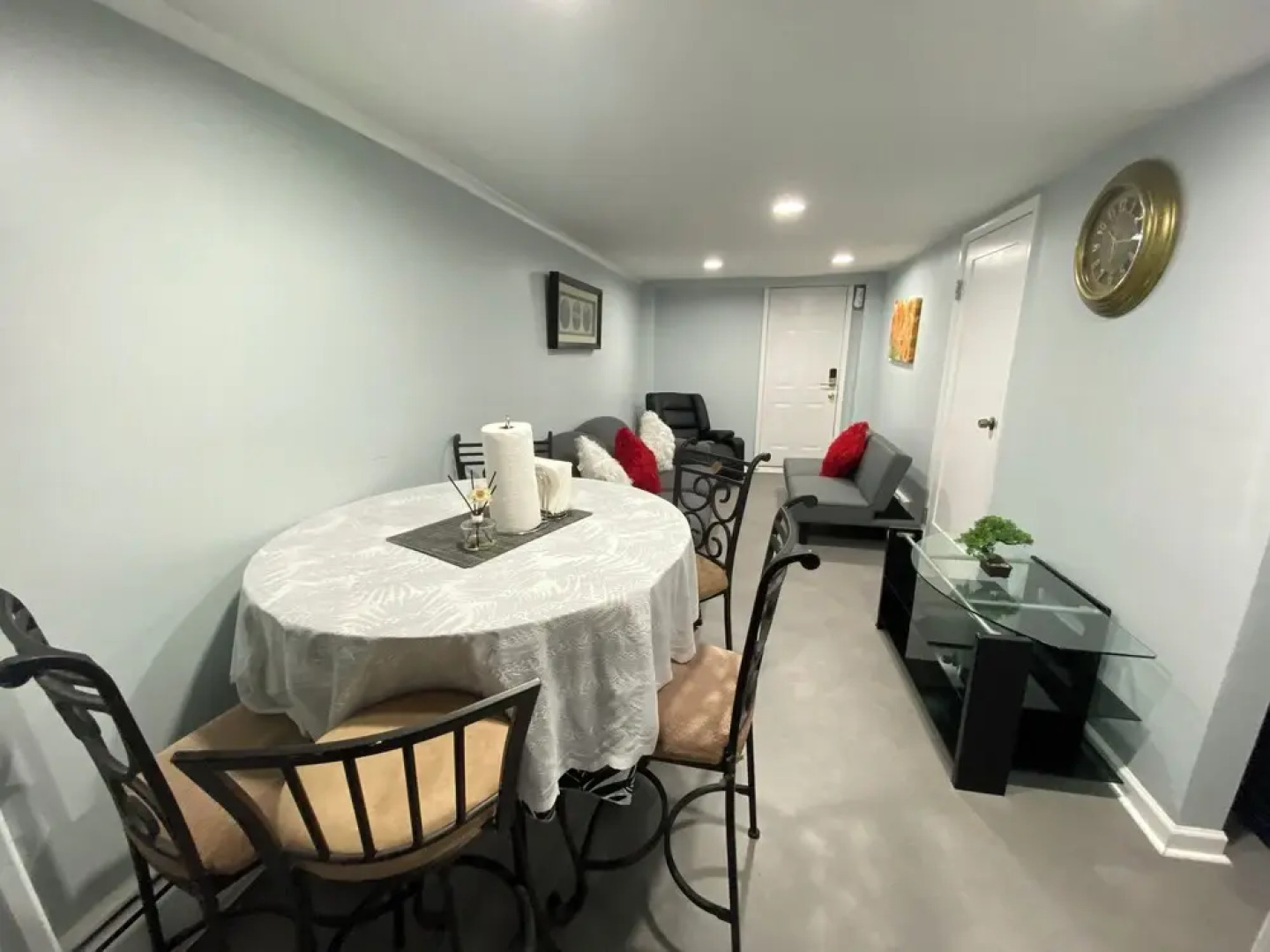 Nice two Bedroom apt at 25 Minutes to New York