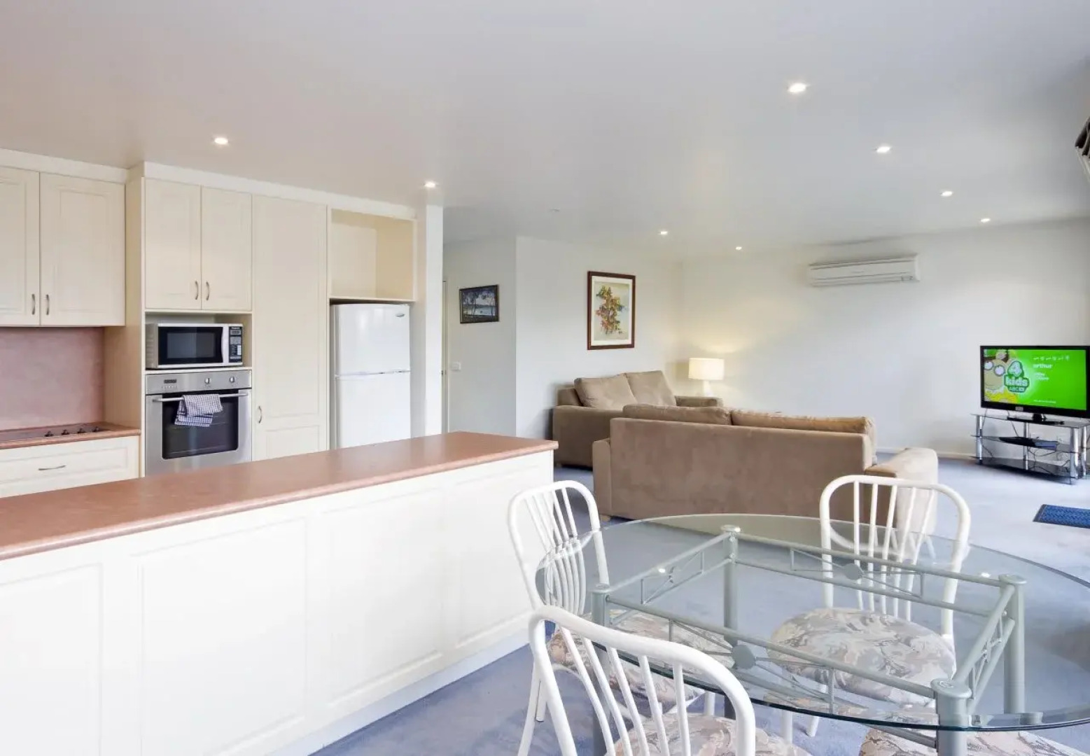 Anchorage Motel and Villas