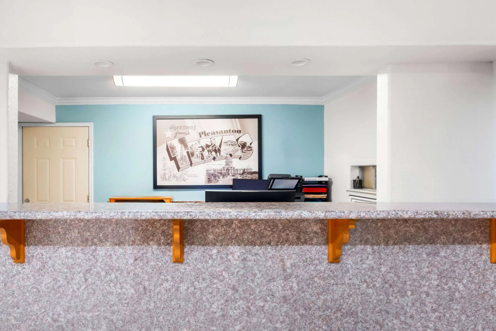 Super 8 by Wyndham Pleasanton