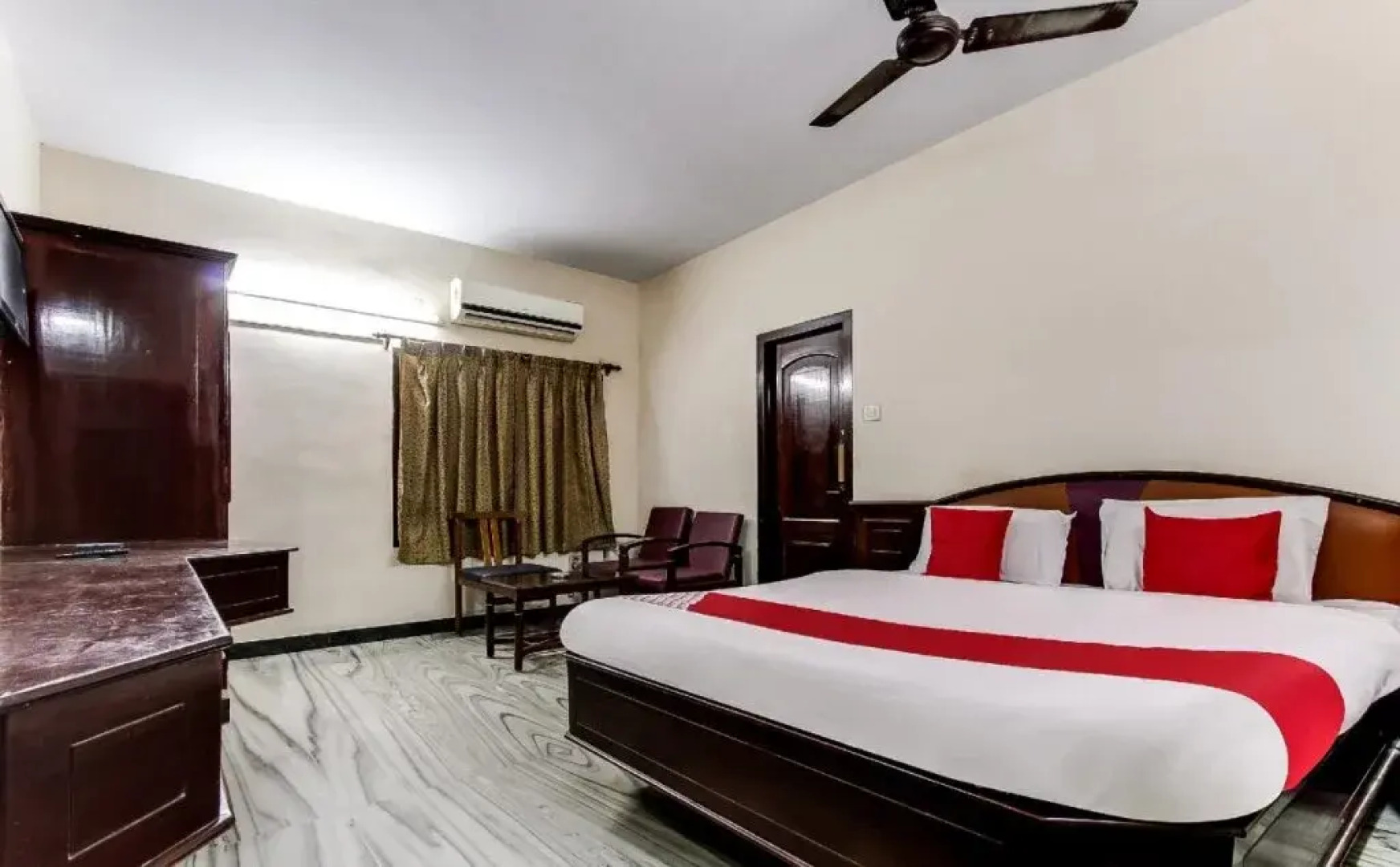 Hotel Parvathi Residency