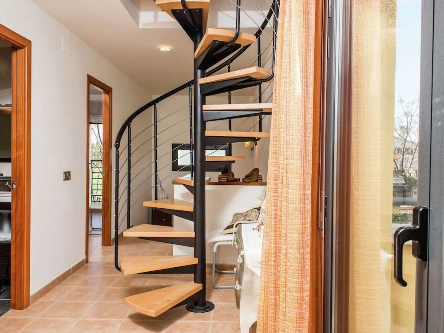 Pretty Holiday Home in Sant Pere Pescador With Swimming Pool