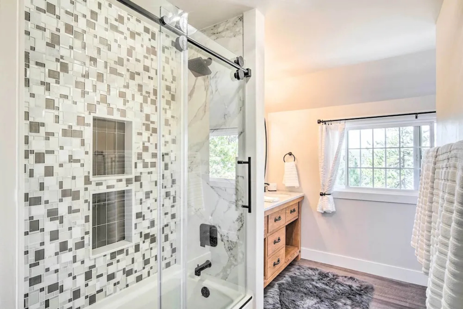 Chic Lake House w/ Furnished Deck & Hot Tub!