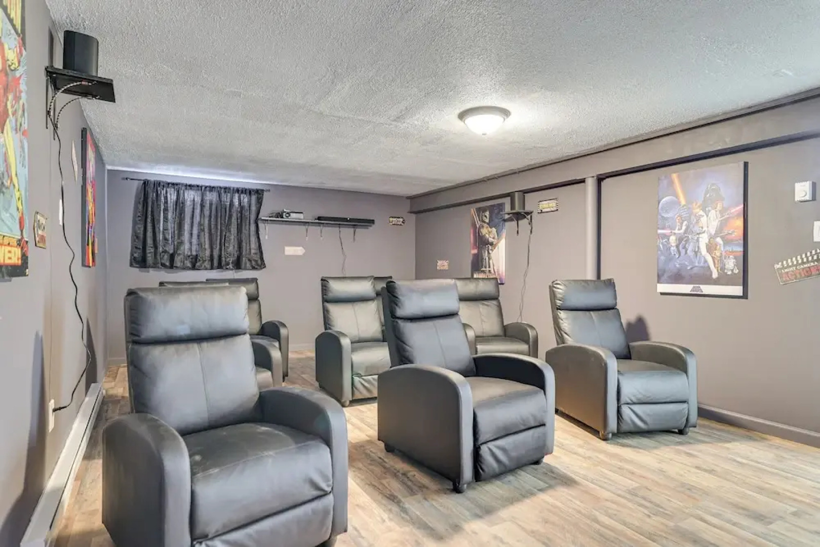 Theater, Game Room & Lake Access: Pocono Retreat