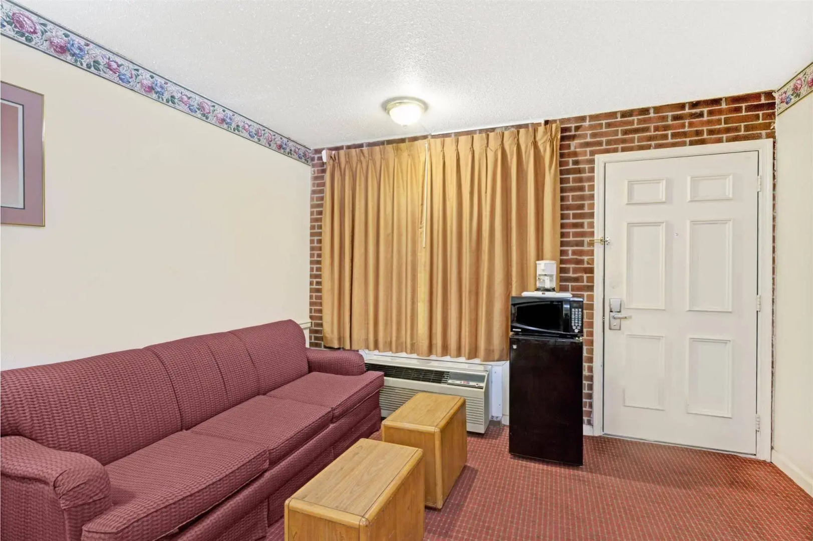 Capt. John Smith Inn