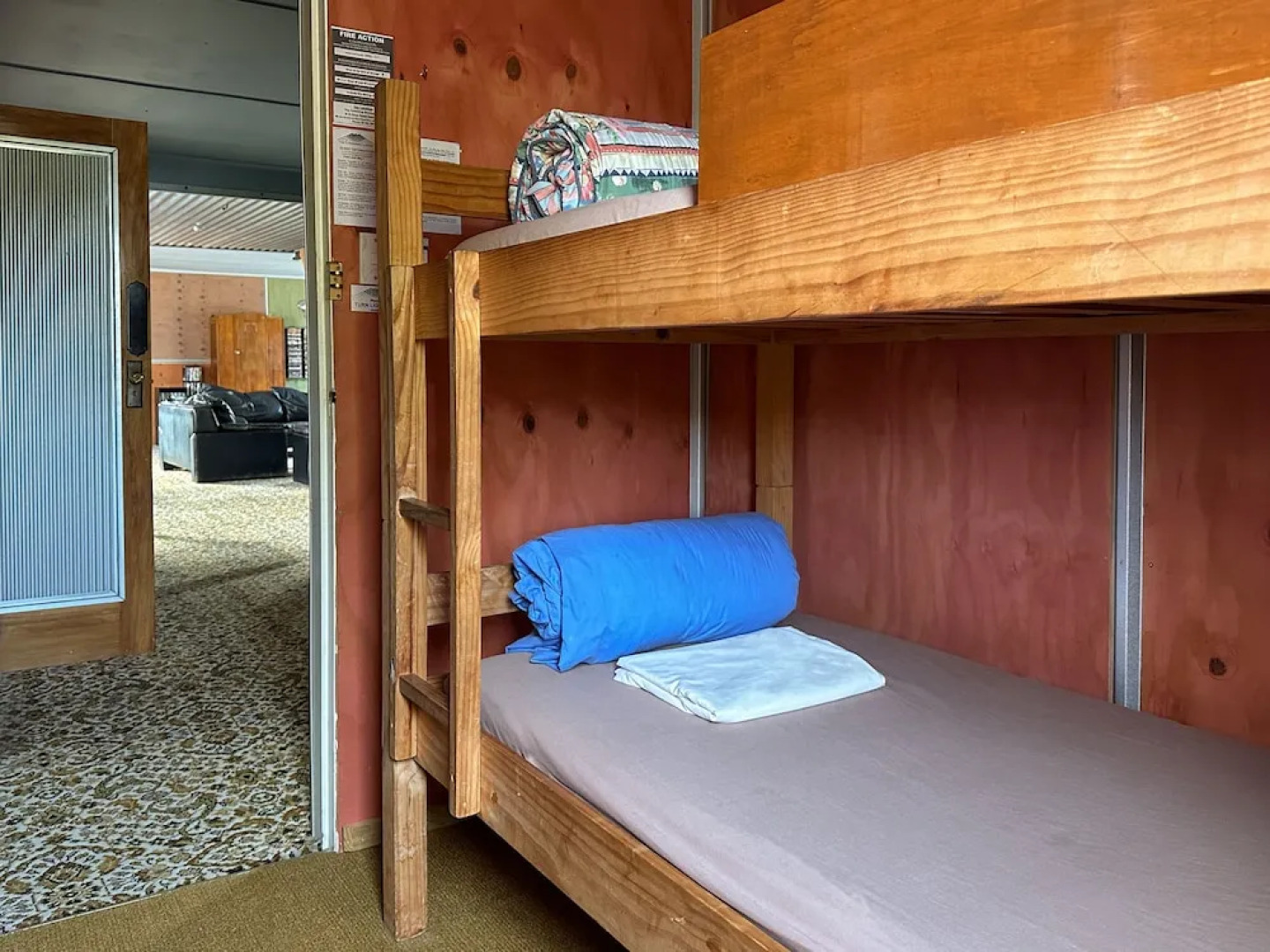 The Crossing Lodge and Backpackers