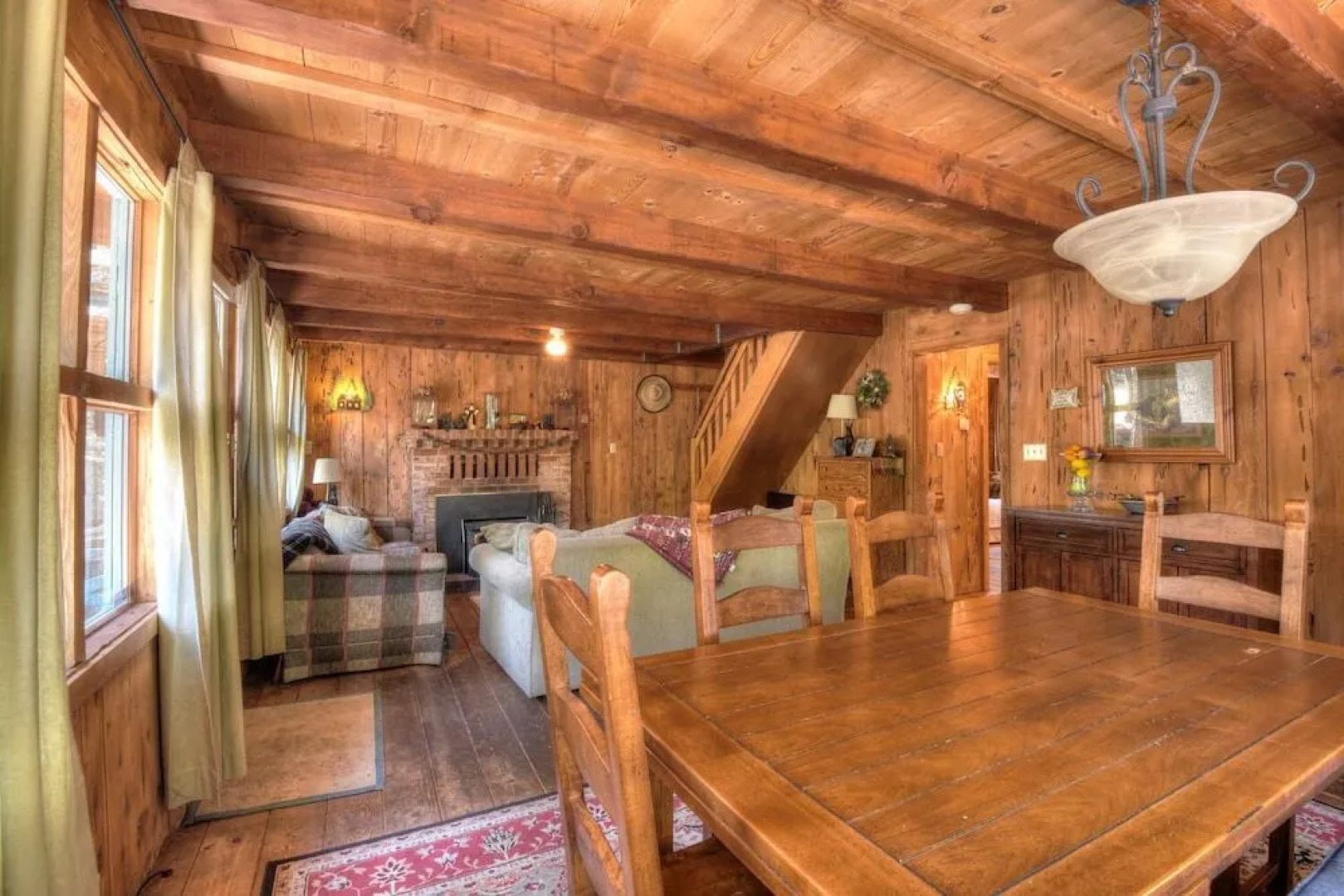 Charming Cascade Chalet