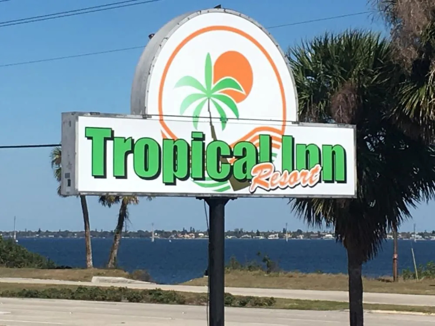 Tropical Inn Palm Bay