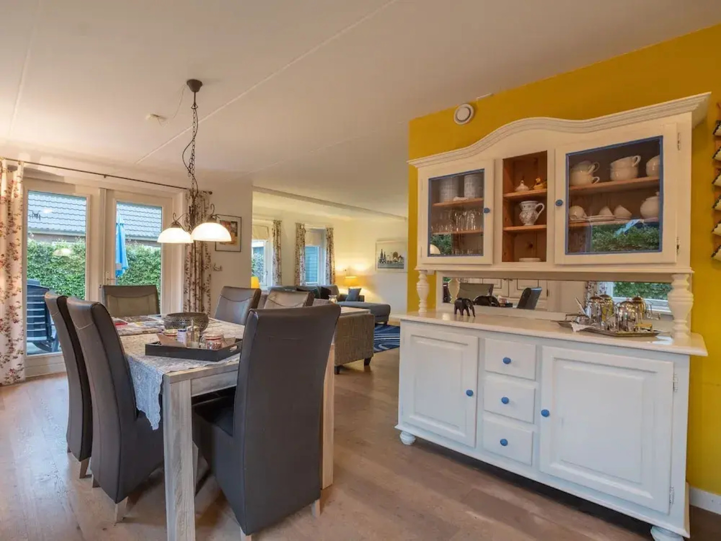 Atmospheric Holiday Home in a Quiet Location on the Outskirts of Zonnemaire