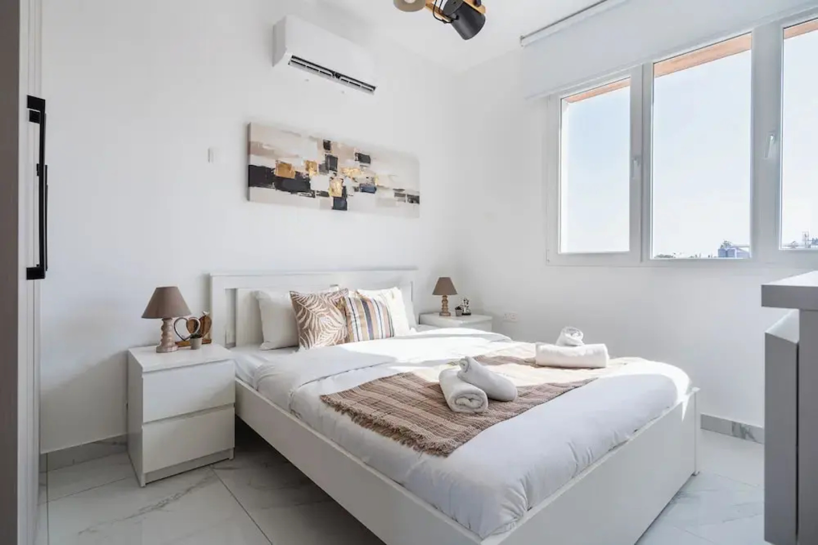 Doria 2-Bedroom Apartment & Balcony in Larnaca
