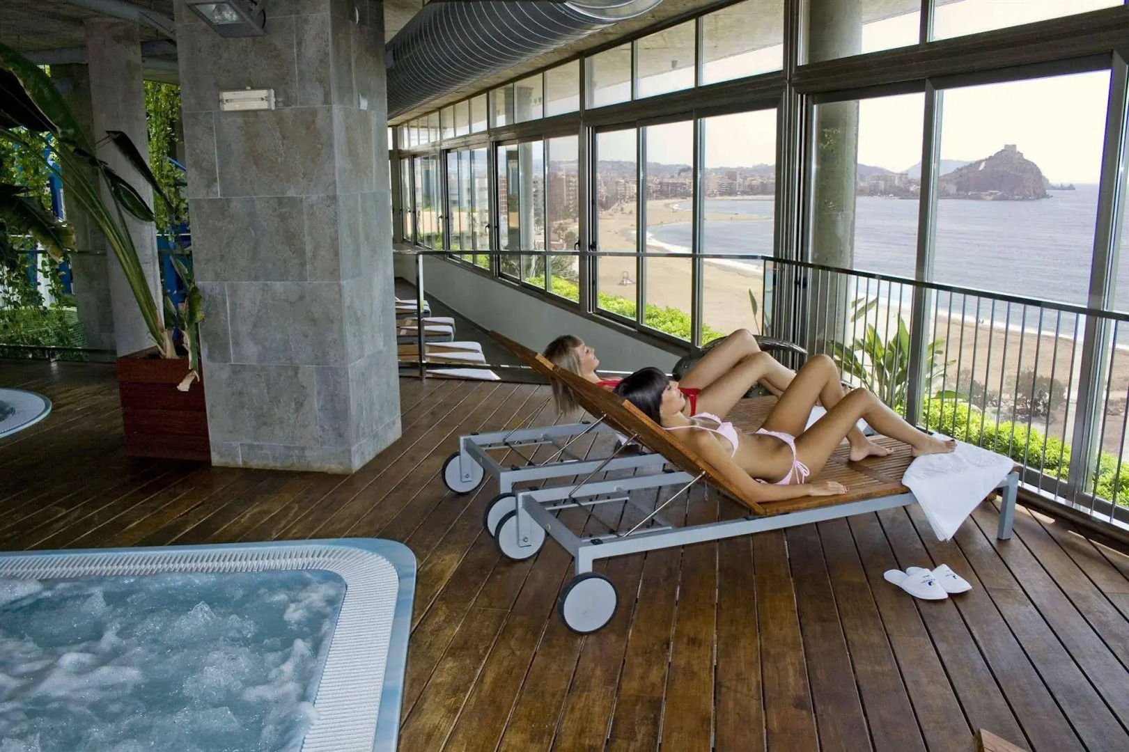 Senator Águilas Hotel