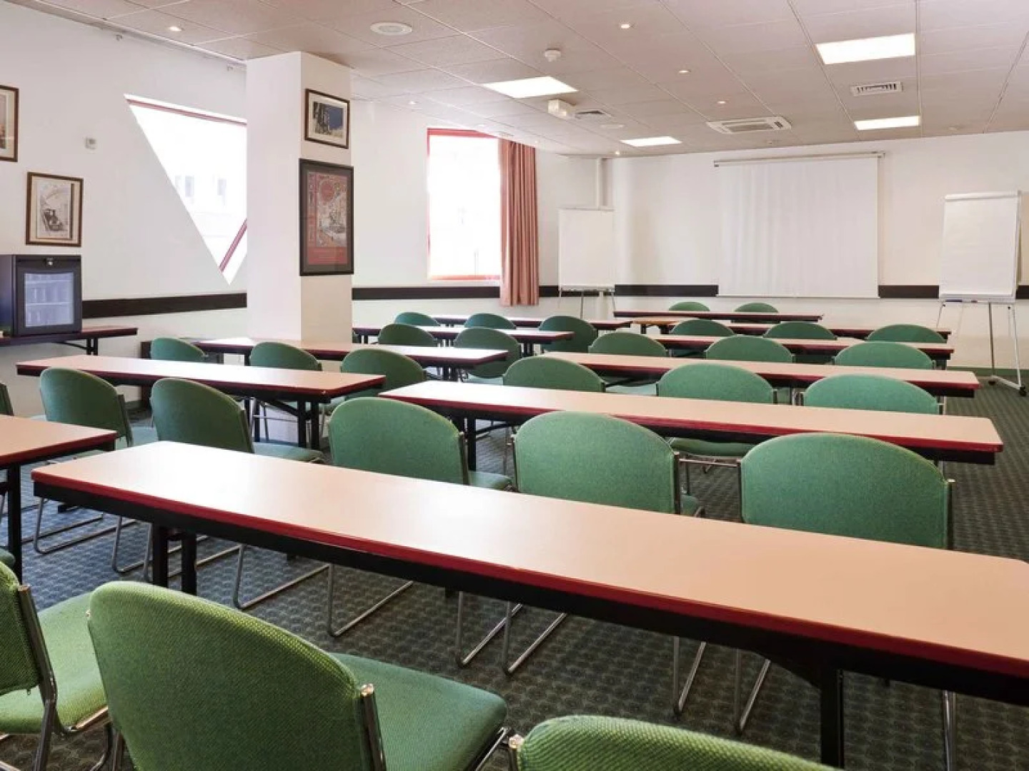 B&B HOTEL Amiens Centre Cathédrale