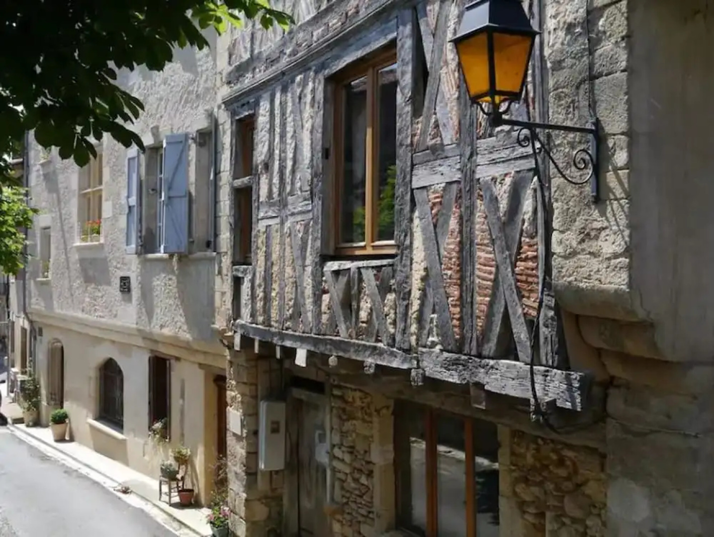 Apartment With 3 Bedrooms in Lortet, With Pool Access and Wifi - 40 km