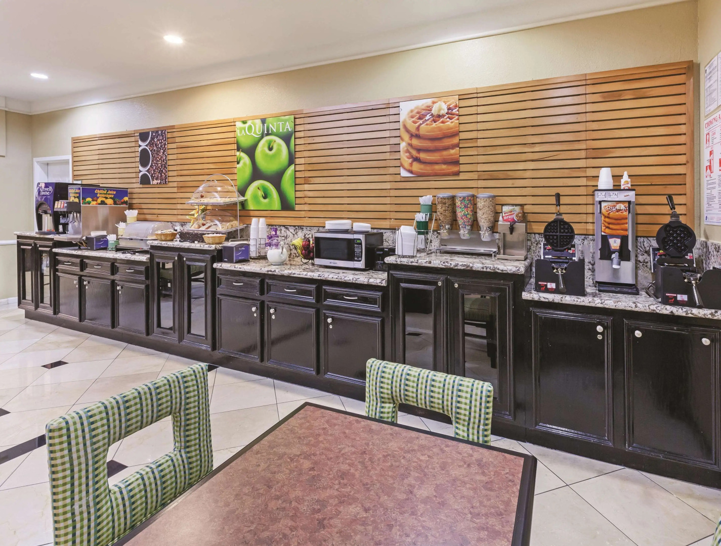 La Quinta Inn & Suites by Wyndham Pearland - Houston South