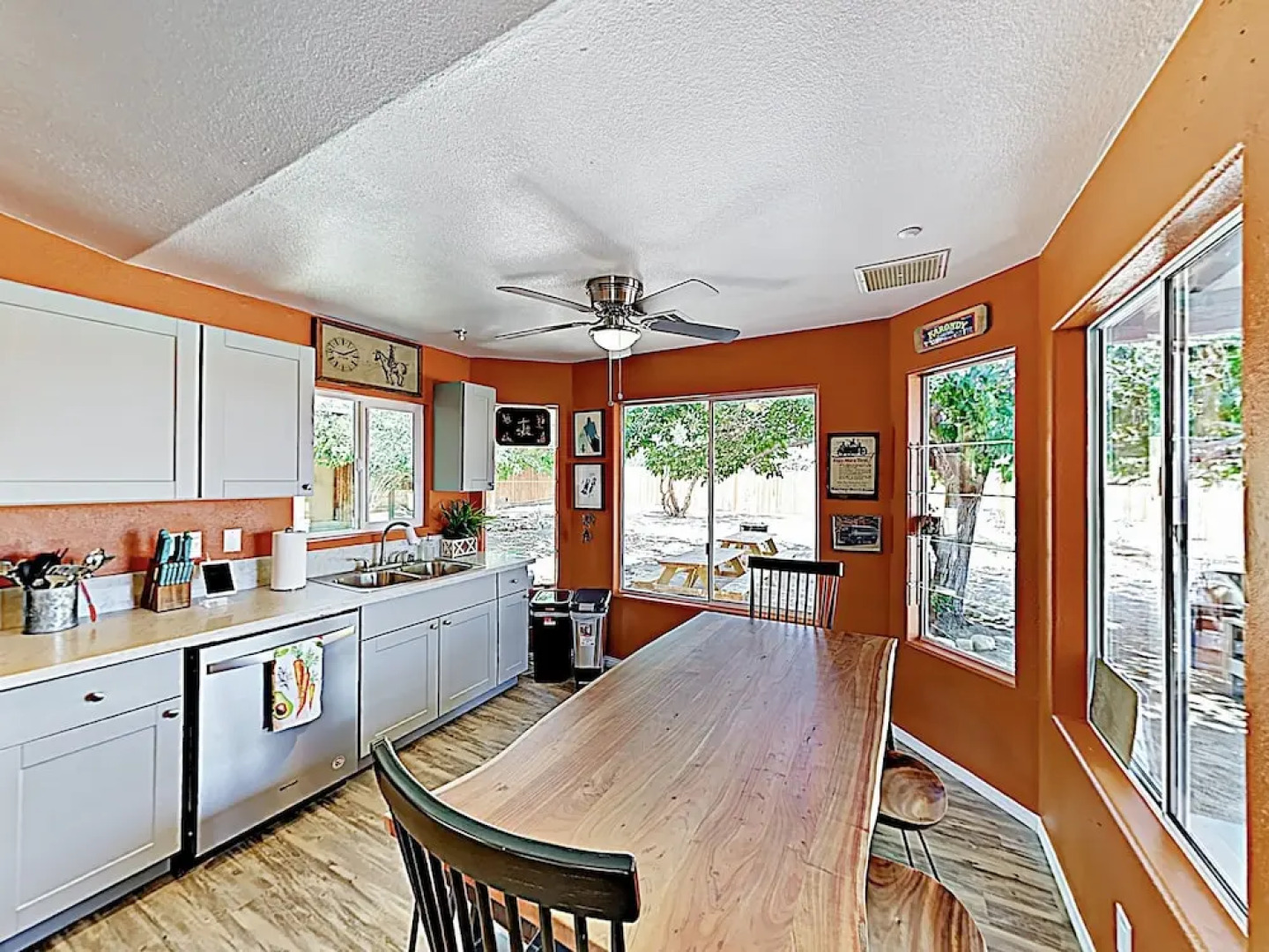 New Listing! Rawhide Ranch, Walk To Pappys 3 Bedroom Home