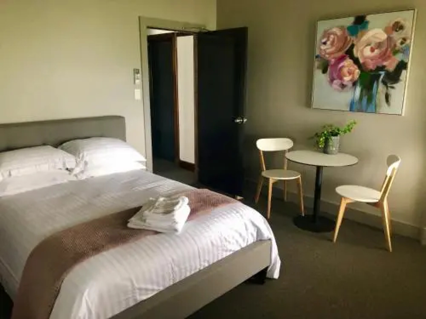 The Royal Hotel, Drouin