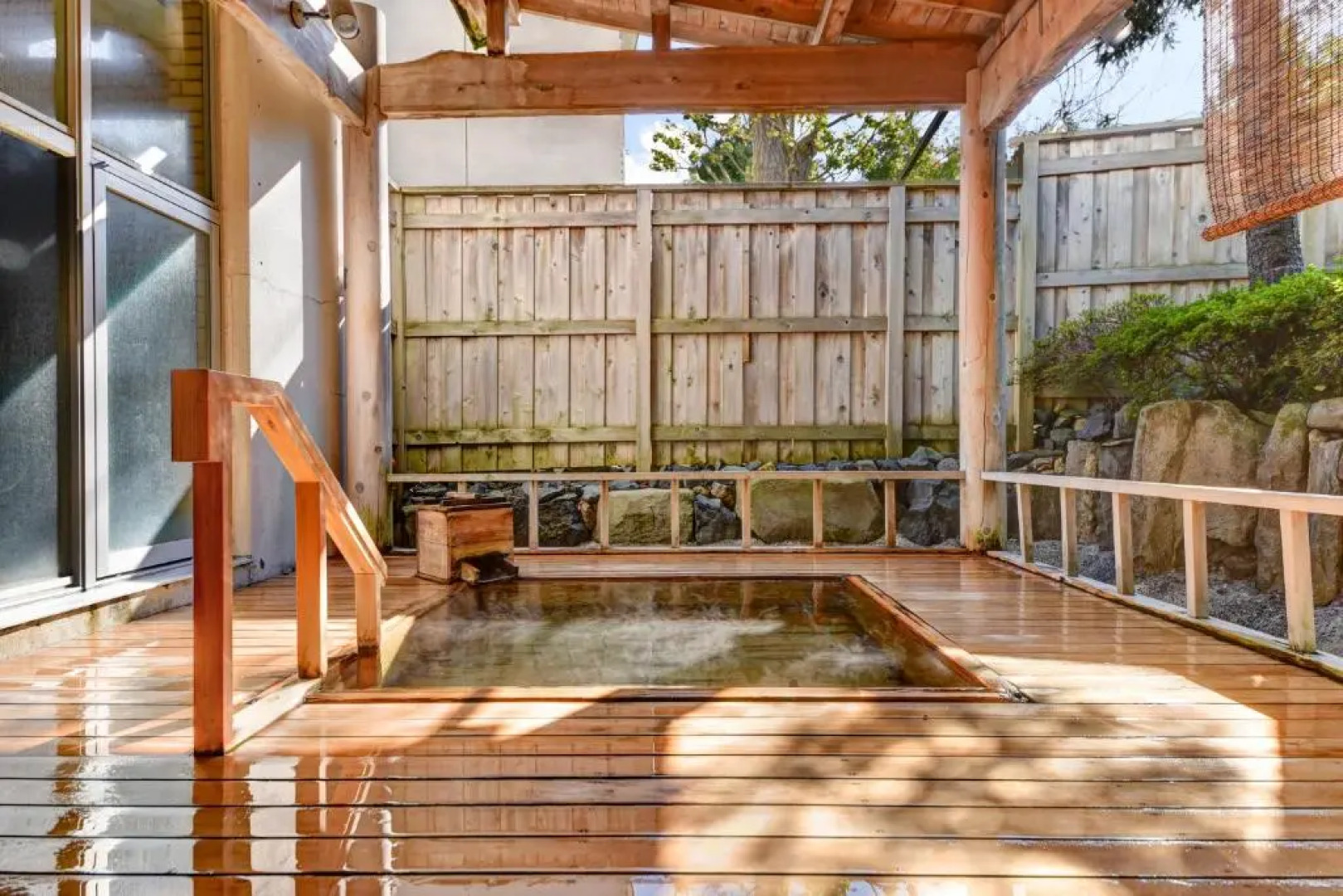 Honjin No Yado Yanagi No Yu