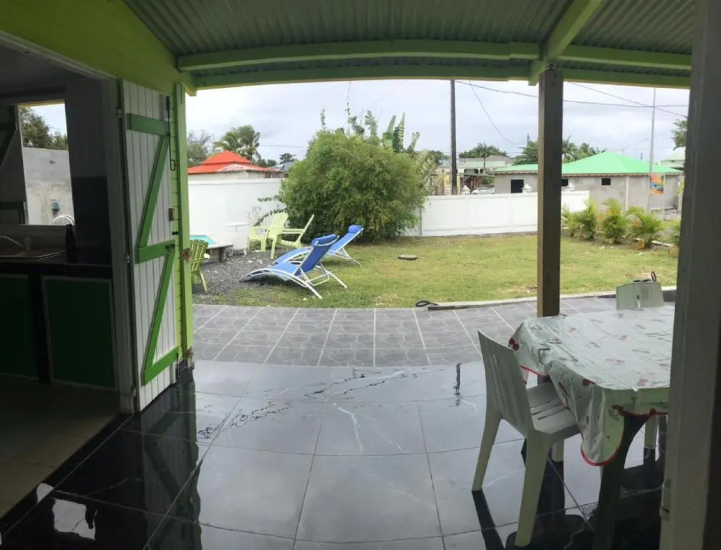 Tropic Arth Paradise