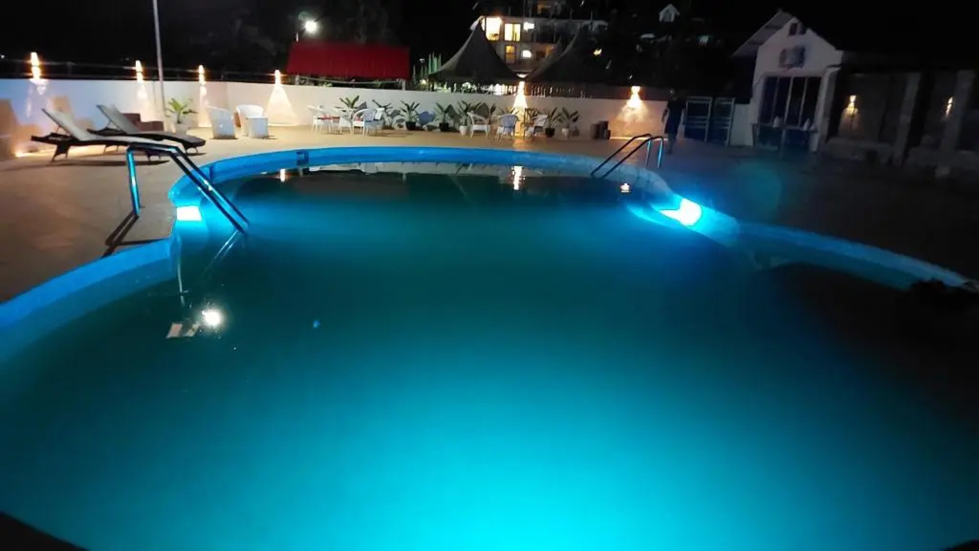 Shalom Farmhouse by the hillside