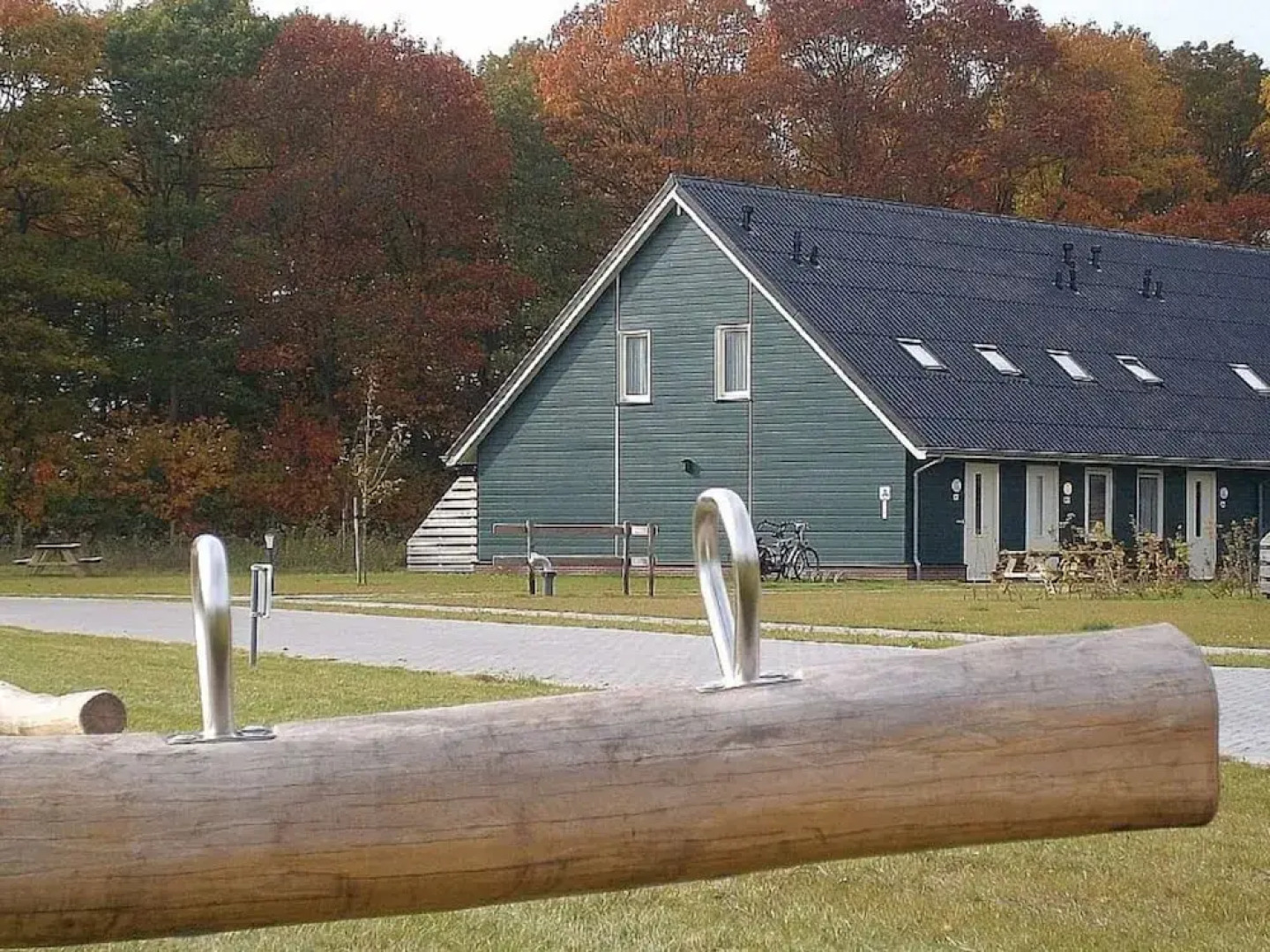 Cozy Forest-edge Home