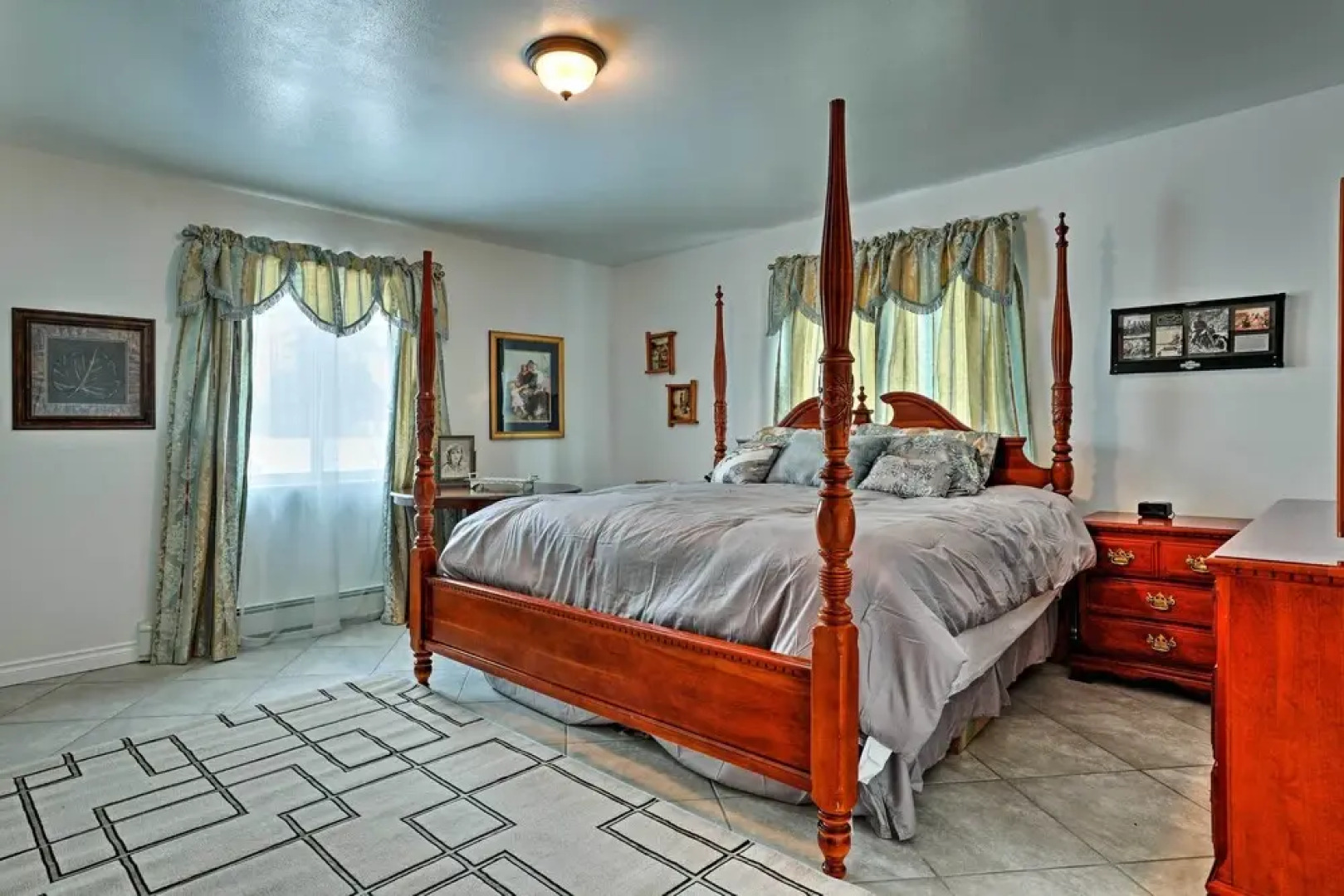 Expansive Getaway ~ 2 Miles to Mendenhall Glacier!