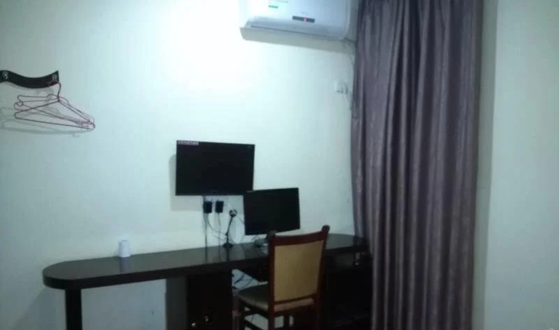 Tongxing Business Hotel