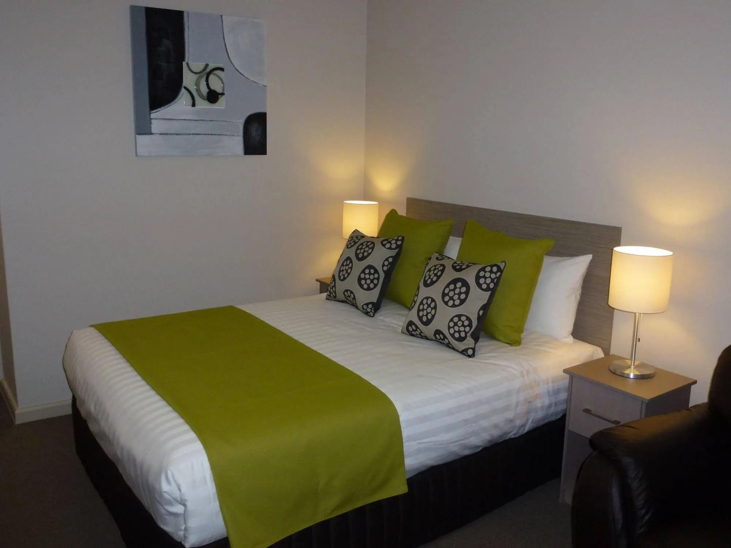 Golden Chain Tower Motor Inn