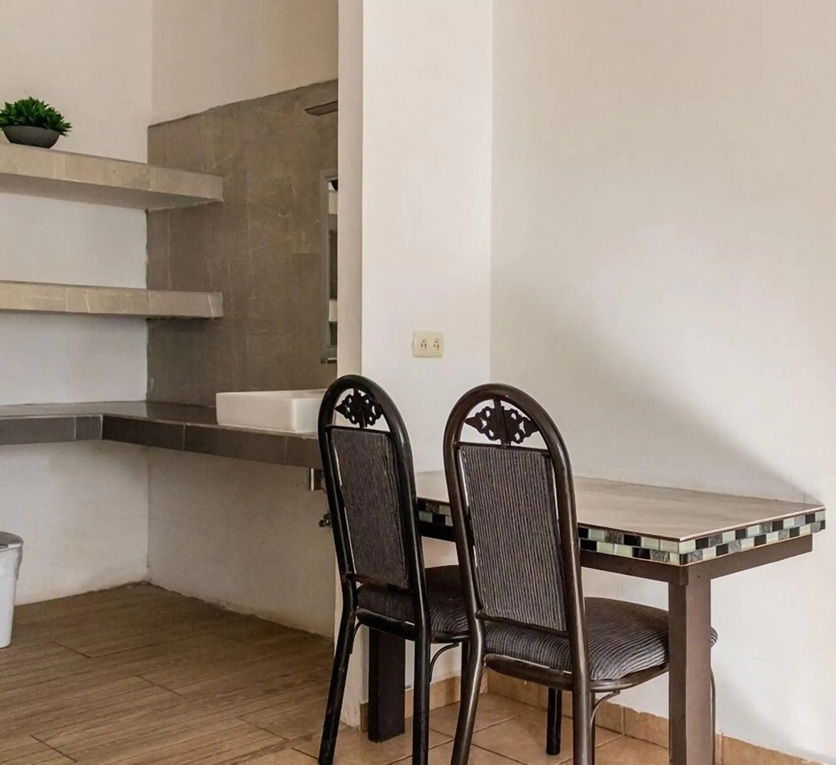 Eco Bay Hotel y Restaurant