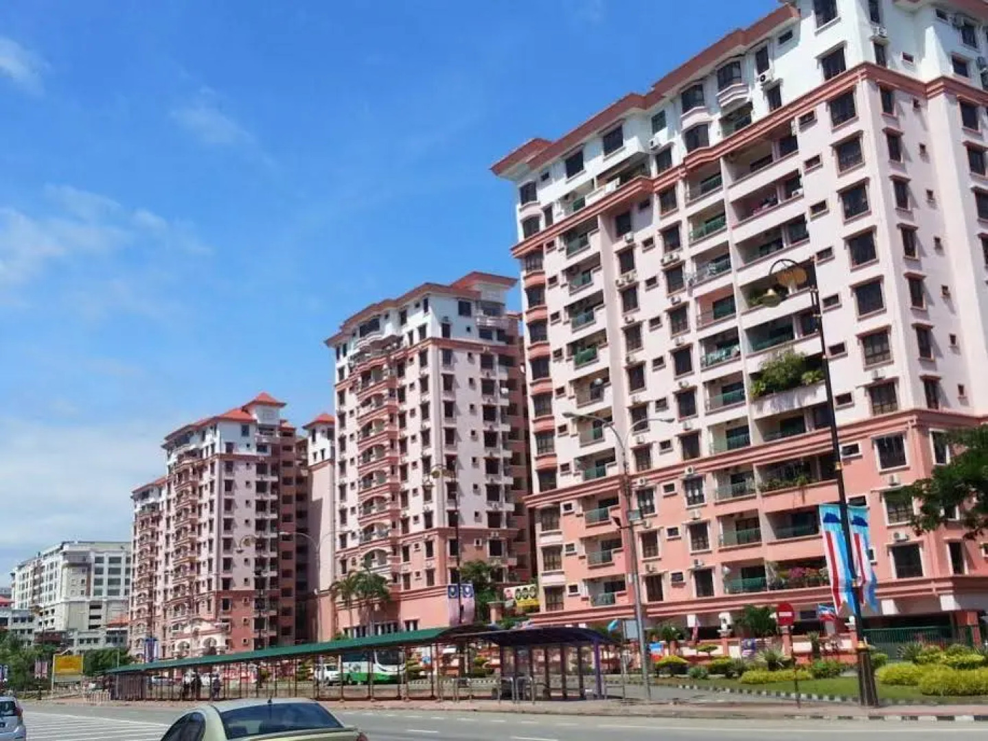 KK Waterfront Suites at Marina Court