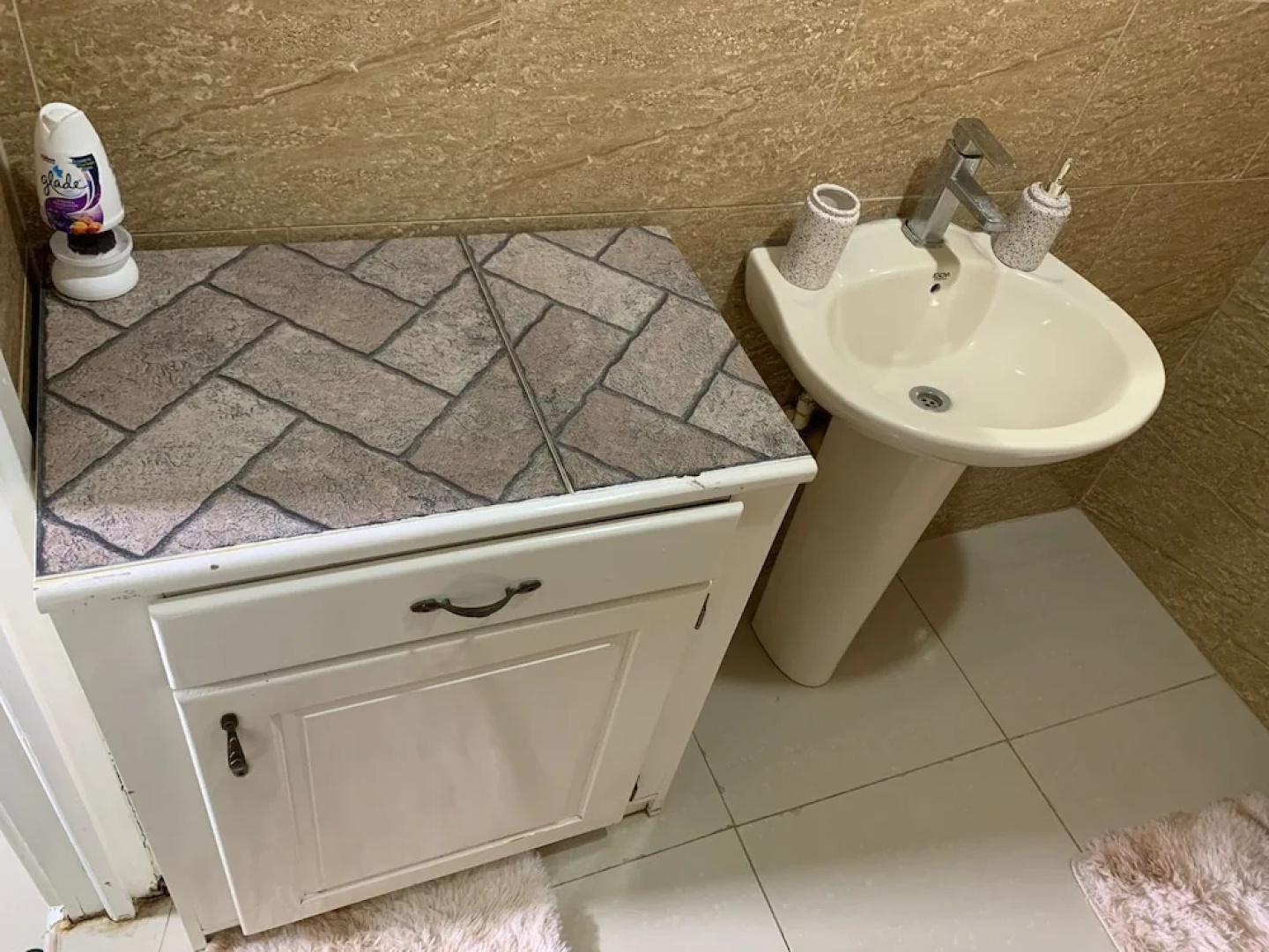 1 Bed Apartment - Sleeps 2 - Parking - Wifi
