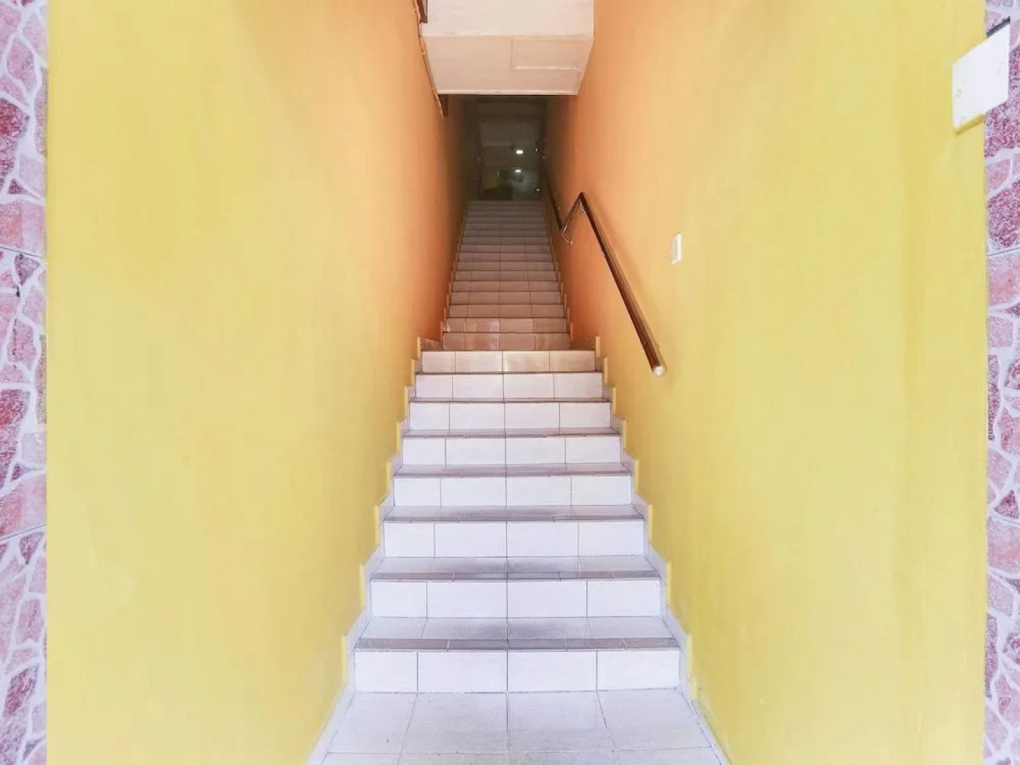 OYO 89406 Lucky Budget Hotel