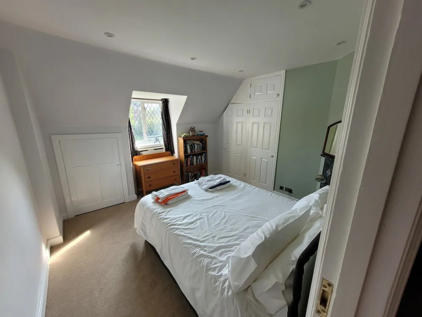 Remarkable 8 Bed Family House Sleeping 16 w/ Pool