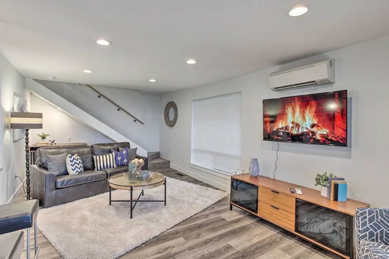 Tacoma 'dash Point Beach Cabin' w/ Balcony!