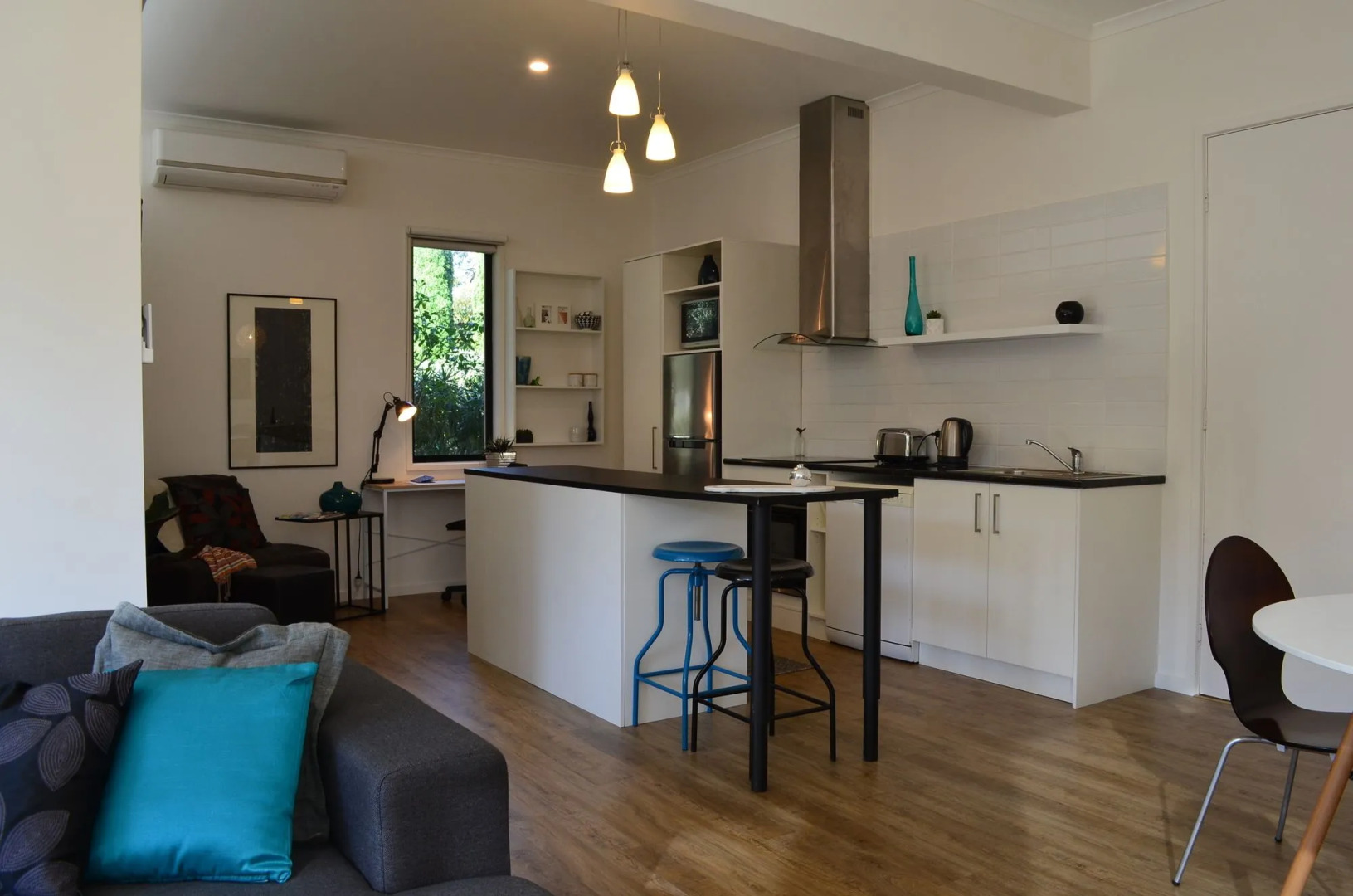 Hilltop Apartments Phillip Island - Adults Only